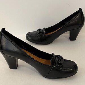 Clarks Artisan Leather Horse Bit Black Leather Heel Loafer Shoe Women's Size 7N